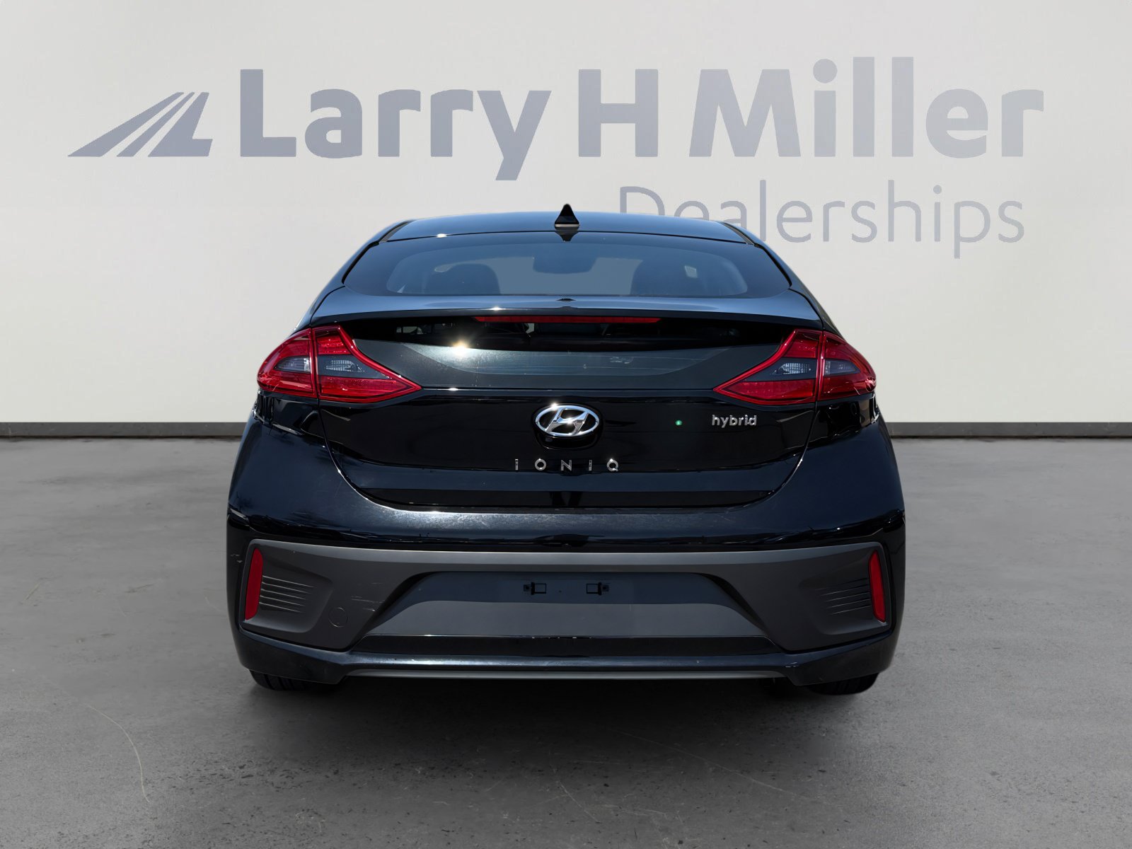 Used 2019 Hyundai Ioniq Limited FWD image 4