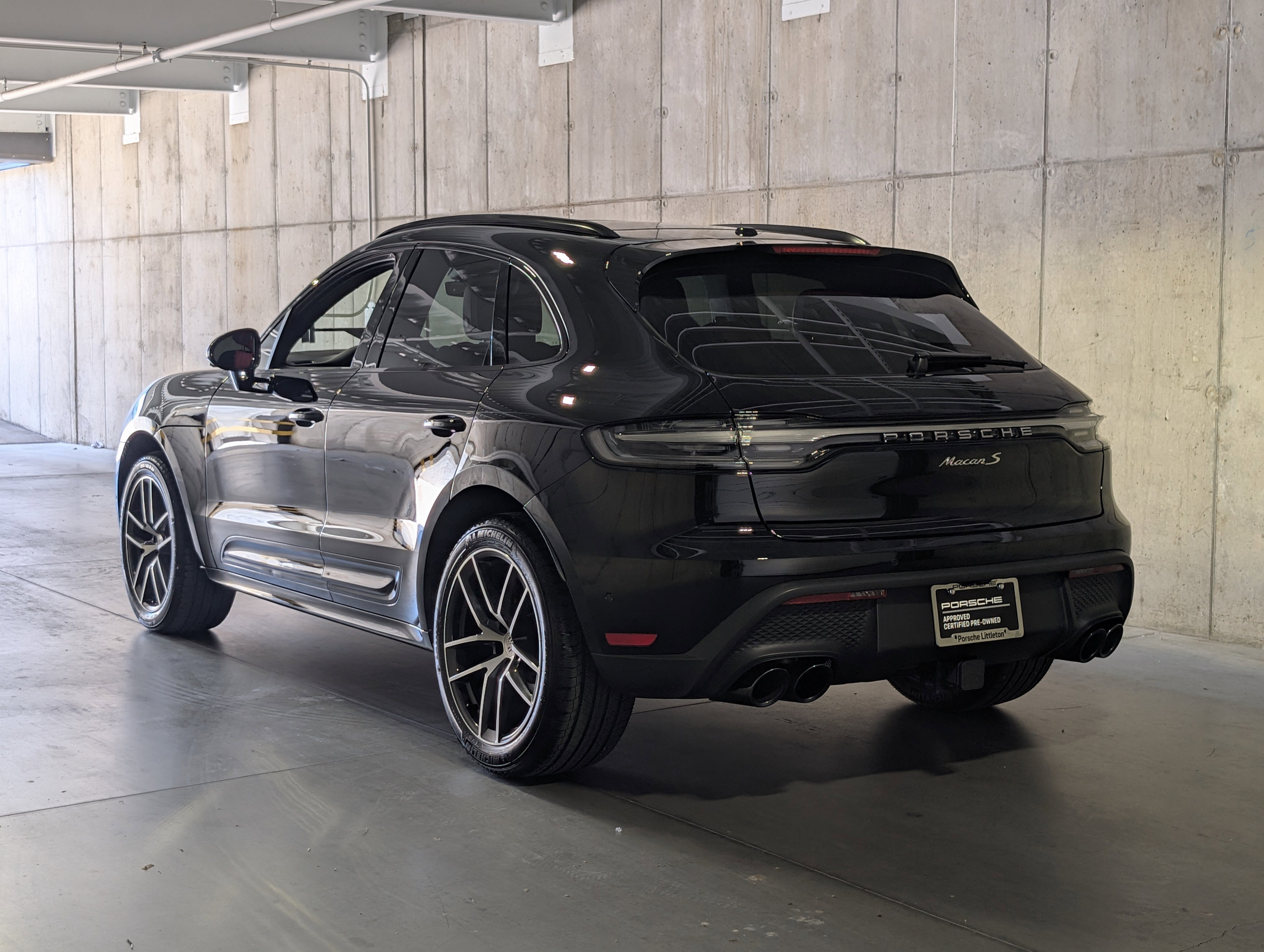 Certified 2025 Porsche Macan S AWD/4WD image 3