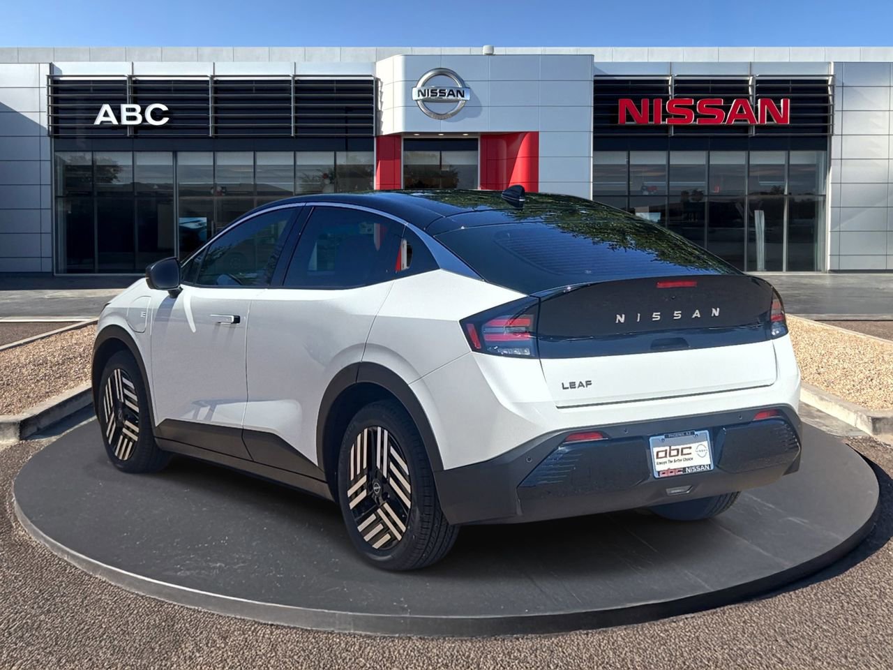 New 2026 Nissan Leaf SV+ w/ Illuminated Package FWD image 7