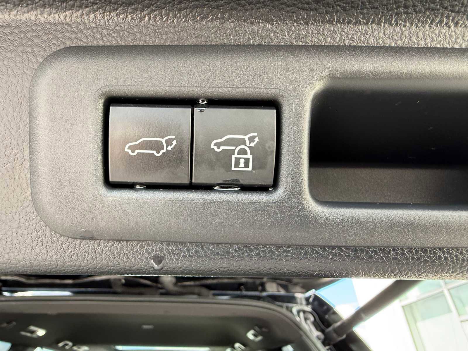 Used 2023 Toyota Sequoia Capstone AWD/4WD image 44