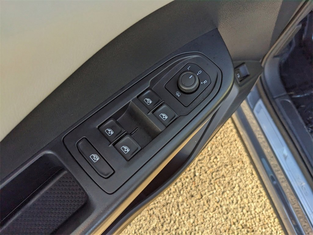 Certified 2023 Volkswagen Taos SE w/ Black Wheel Package image 20