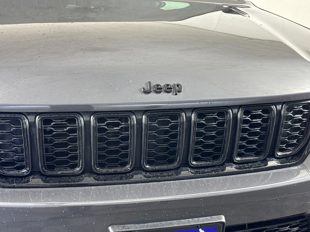 Certified 2025 Jeep Grand Cherokee Altitude AWD/4WD image 4