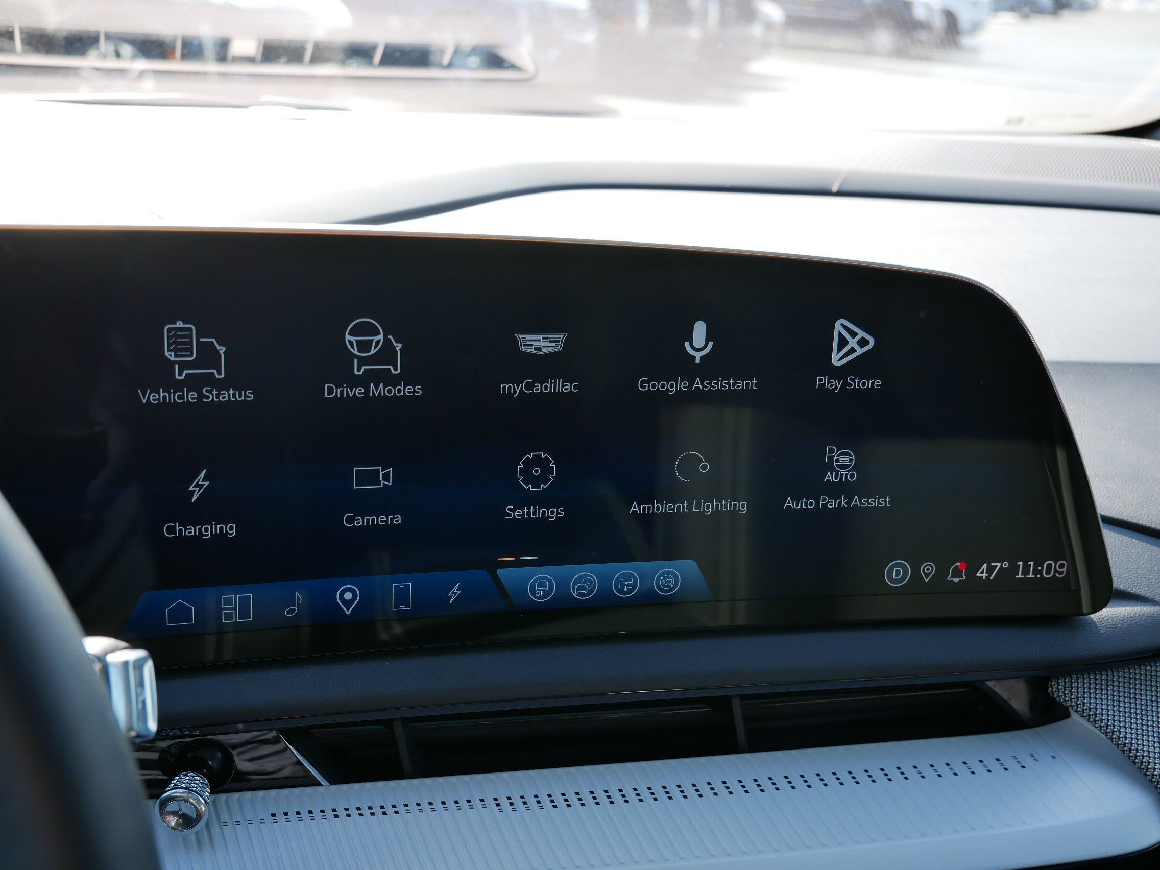 Certified 2025 Cadillac Optiq Sport 2 w/ LPO, Floor Liner Package image 21