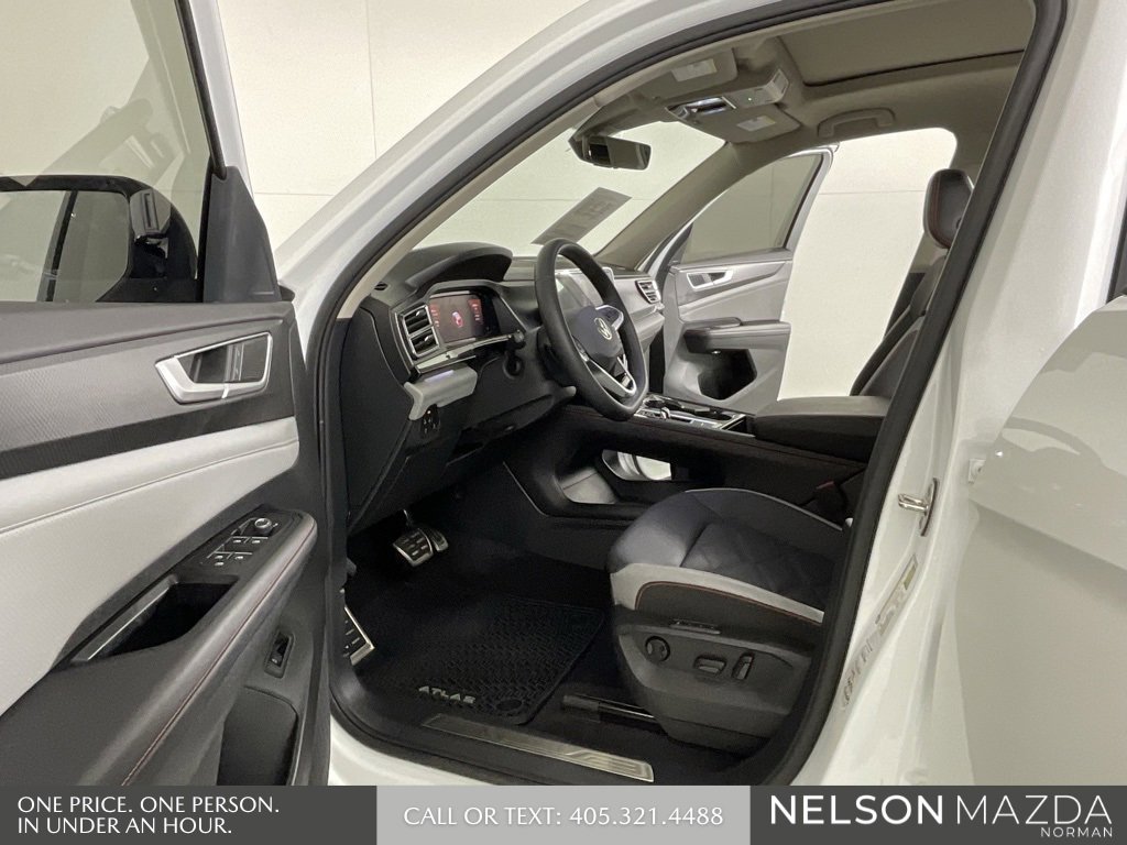 Used 2024 Volkswagen Atlas Peak Edition SEL image 11