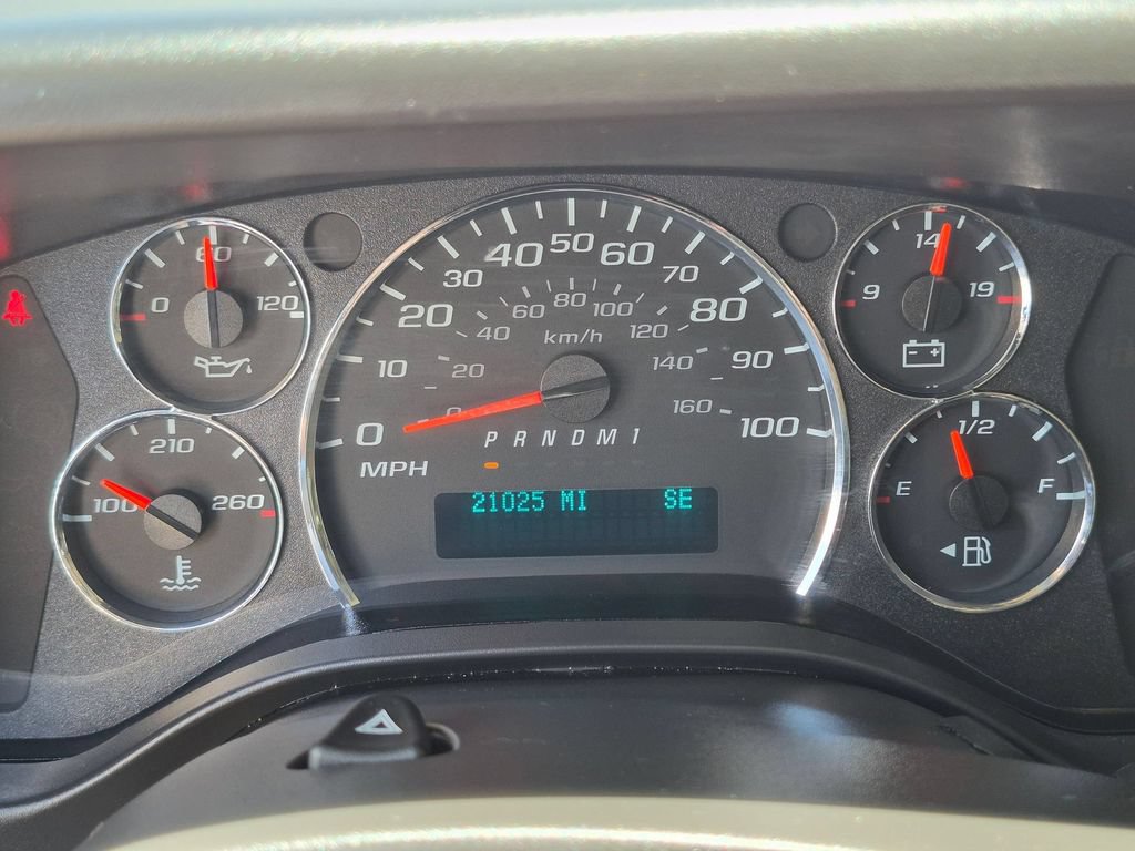 Used 2025 Chevrolet Express 3500 LT w/ LT Preferred Equipment Group RWD image 16