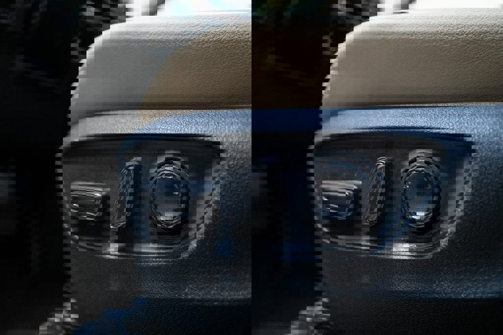 Used 2024 Toyota Sienna XLE image 21