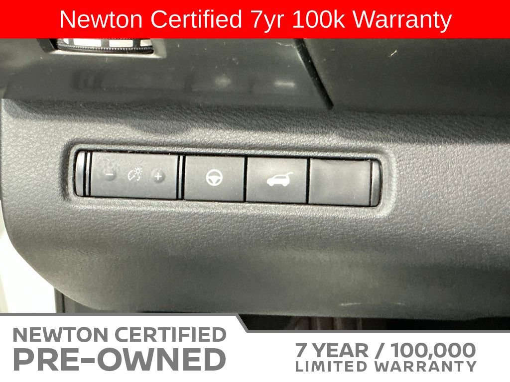 Used 2023 Nissan Pathfinder SL w/ Black Appearance Package FWD image 39