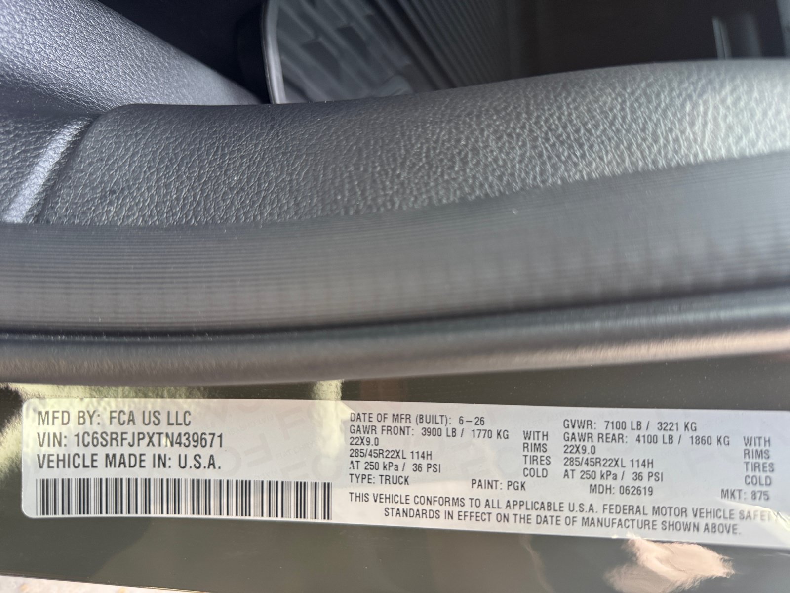 New 2026 RAM 1500 Laramie w/ Night Edition AWD/4WD image 33