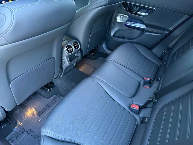 Used 2025 Mercedes-Benz GLC 350e 4MATIC image 15
