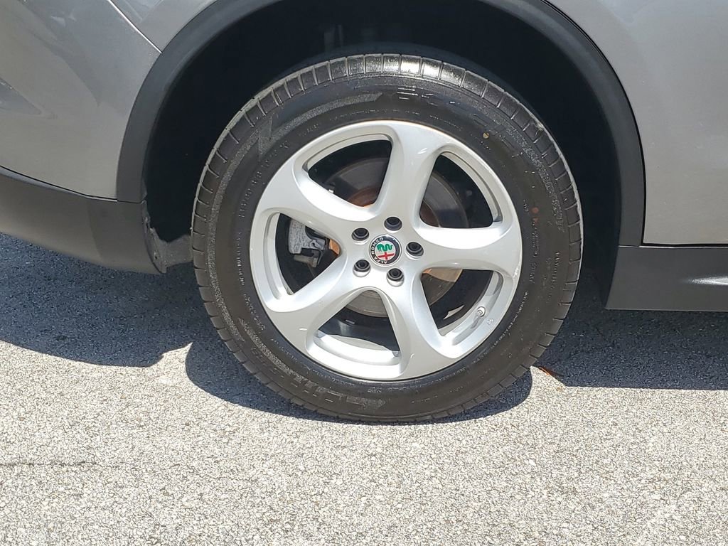 Used 2018 Alfa Romeo Stelvio AWD image 10