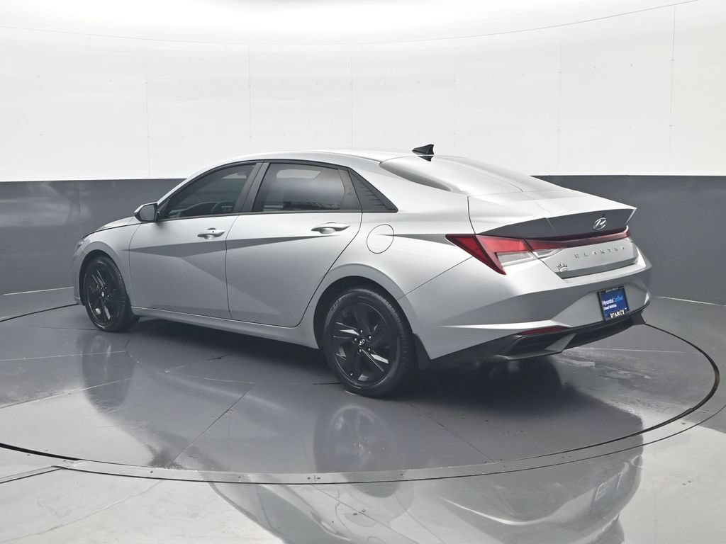 Certified 2022 Hyundai Elantra SEL FWD image 8