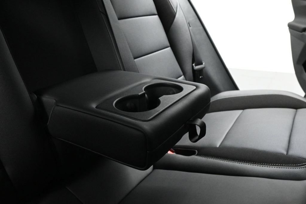 New 2026 Chevrolet Equinox EV RS w/ Convenience Package II FWD image 32
