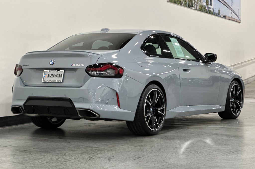 Used 2025 BMW M240i Coupe w/ Premium Package RWD image 4