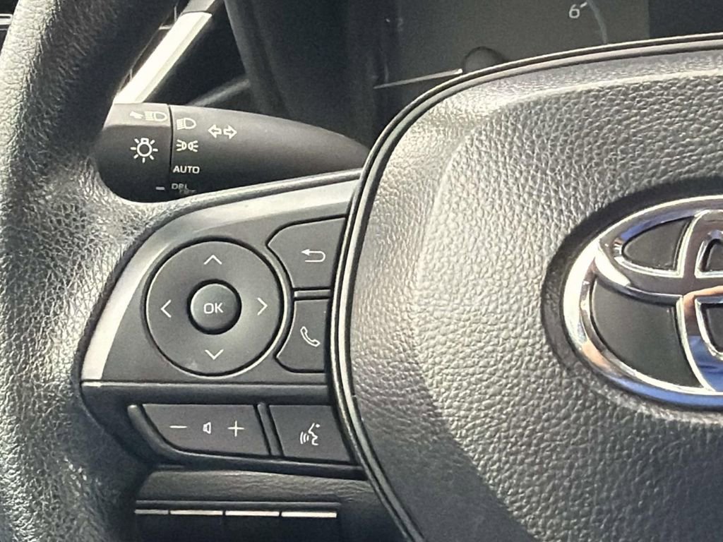 Used 2025 Toyota Corolla LE image 13