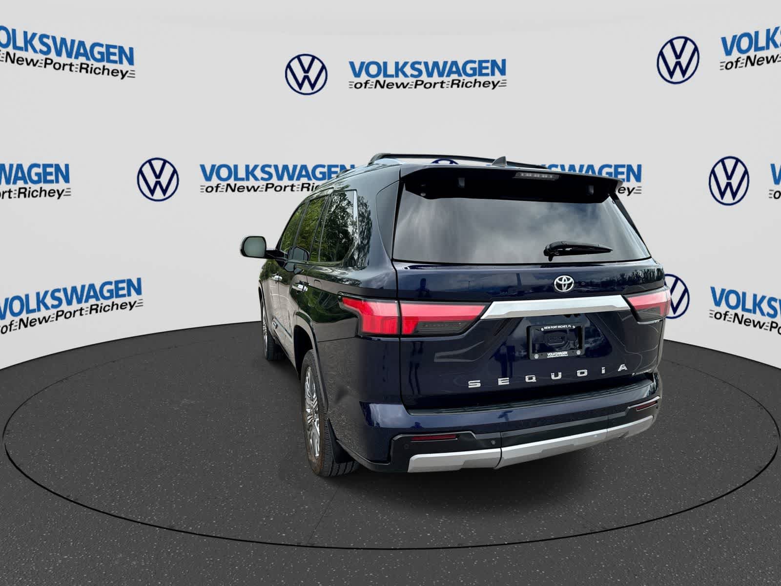 Used 2025 Toyota Sequoia Capstone AWD/4WD image 12