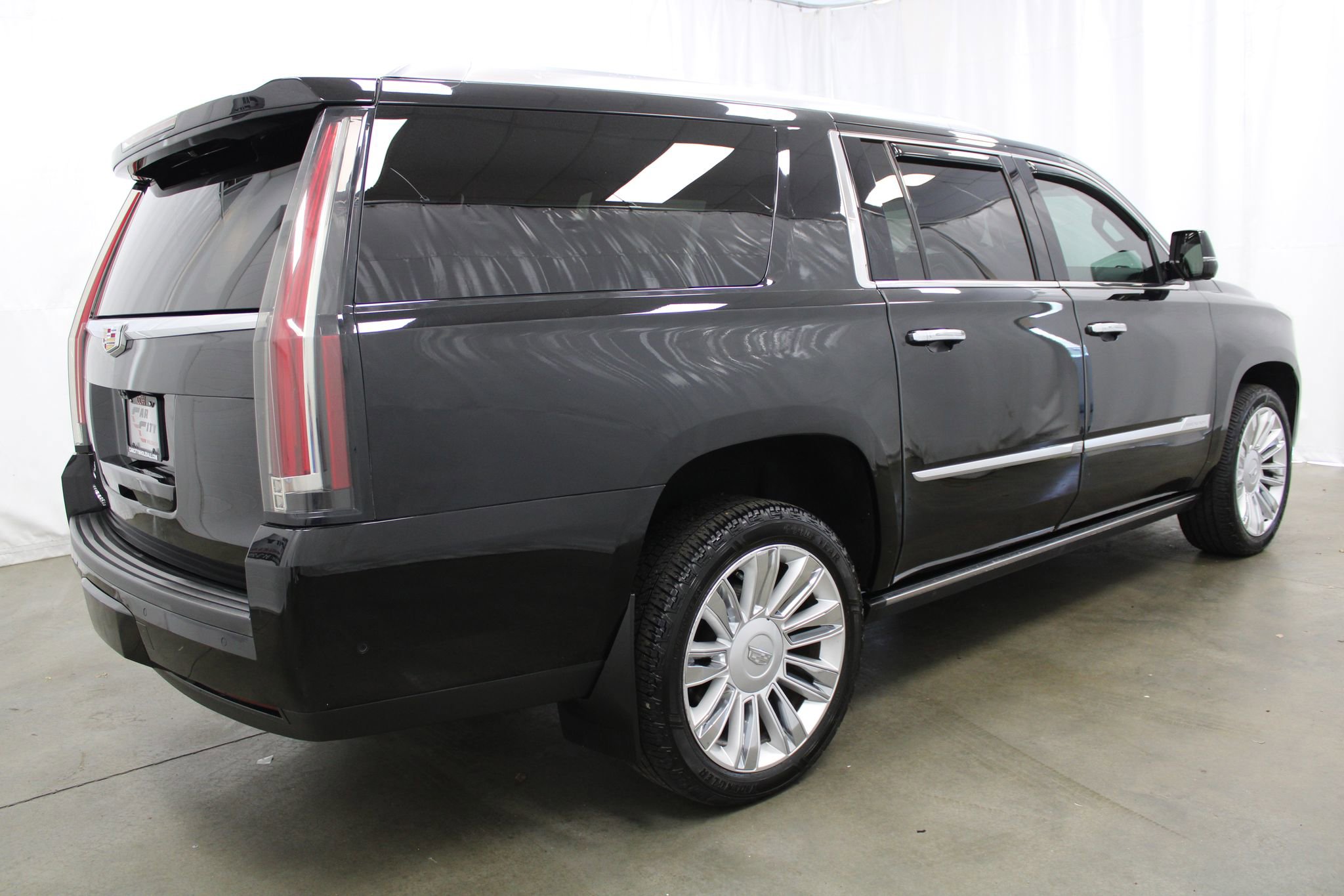 Used 2020 Cadillac Escalade ESV Platinum AWD/4WD image 6