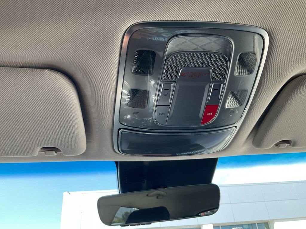 Used 2025 Genesis GV70 2.5T image 24