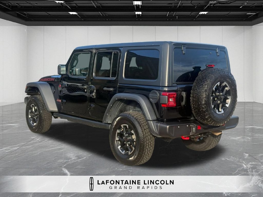 Used 2025 Jeep Wrangler Unlimited Rubicon AWD/4WD image 3