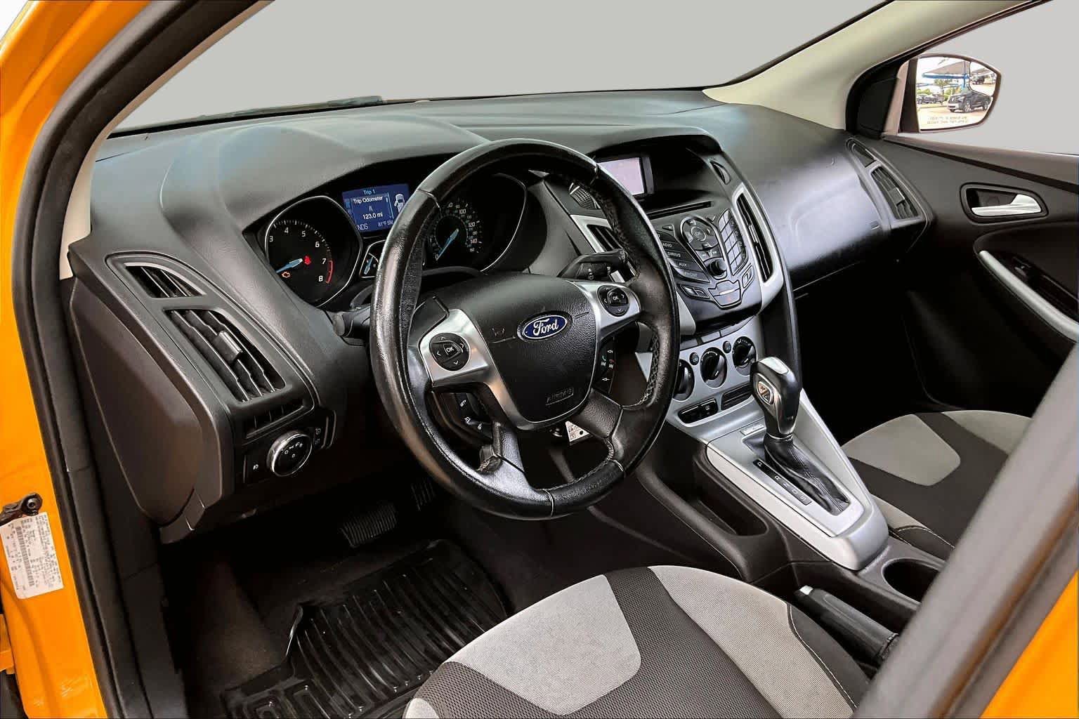 Used 2012 Ford Focus SE FWD image 18