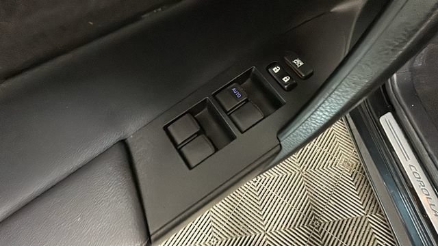 Used 2018 Toyota Corolla XSE FWD image 10