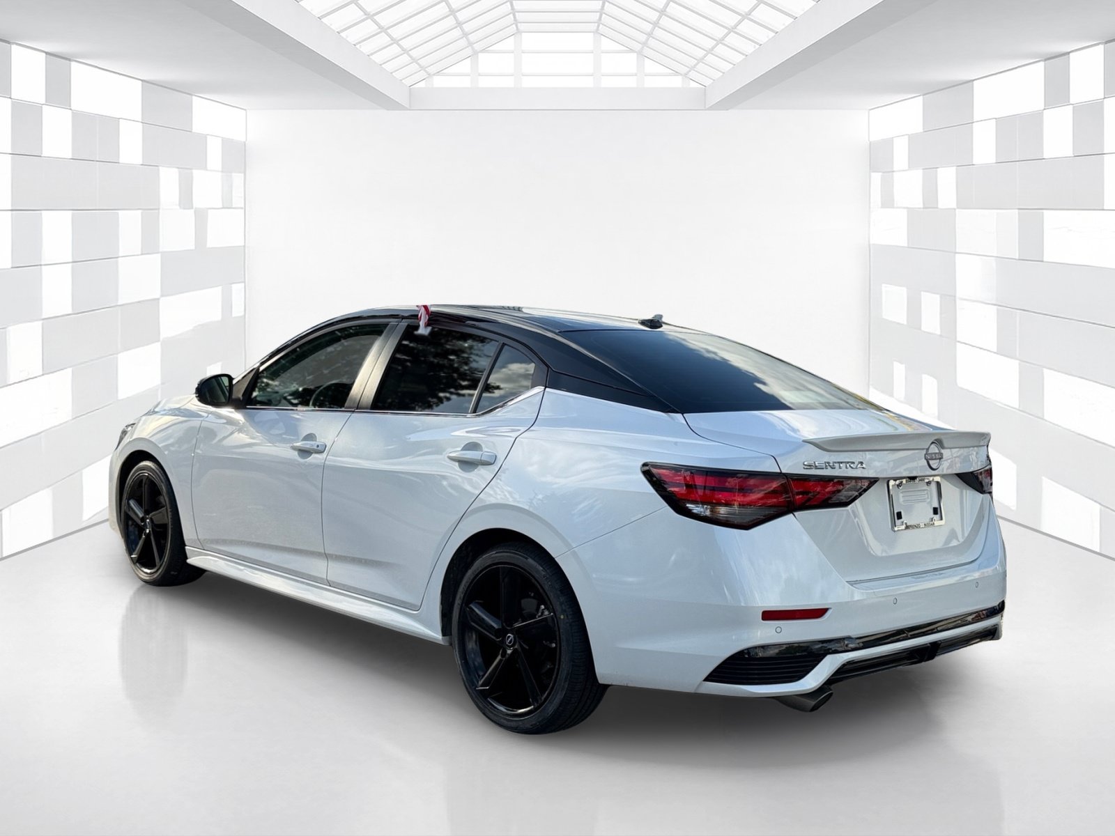 Certified 2024 Nissan Sentra SR FWD image 5