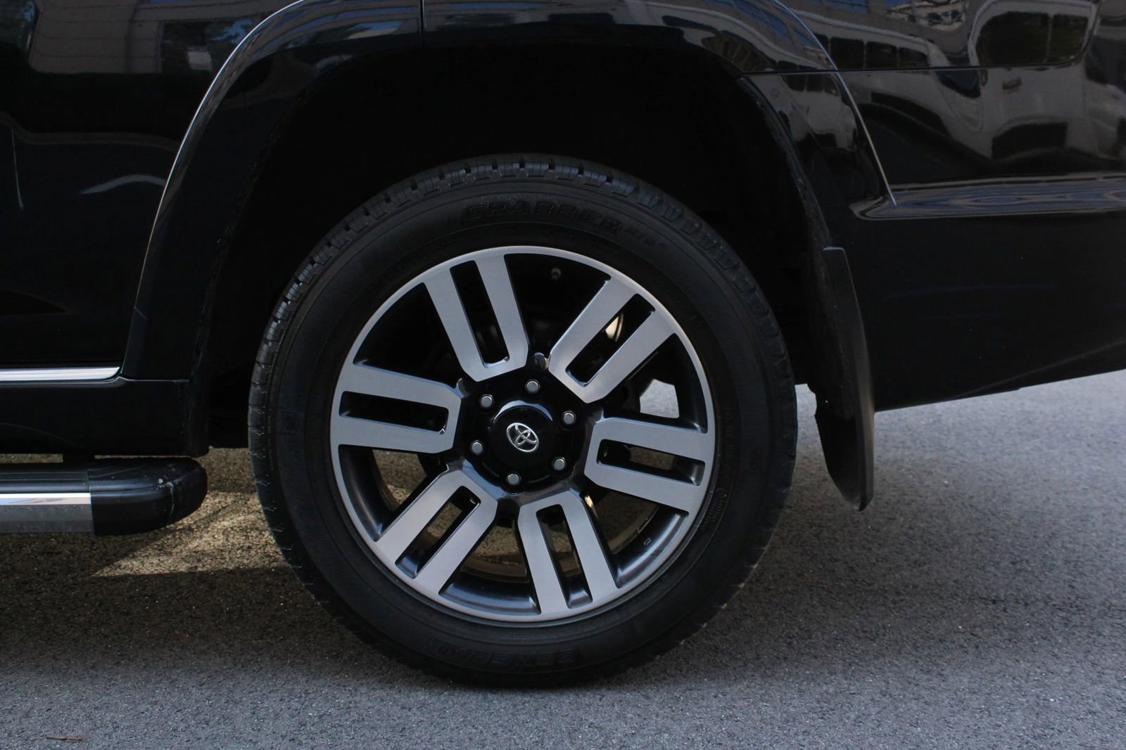 Used 2018 Toyota 4Runner Limited AWD/4WD image 9