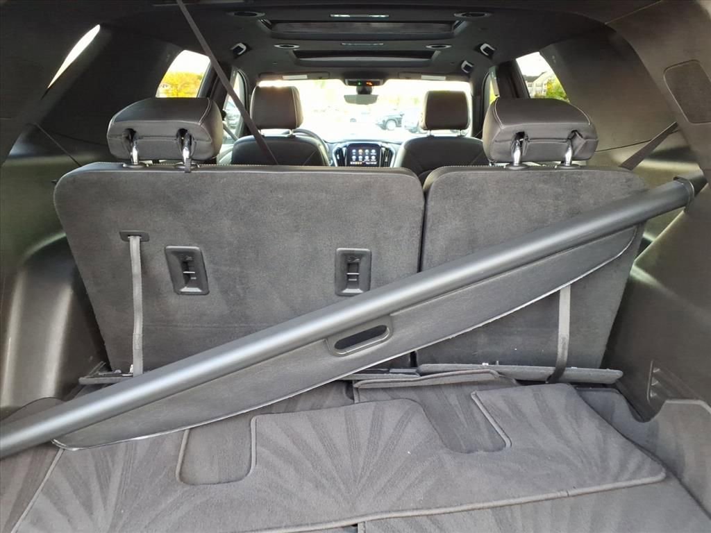 Certified 2022 Chevrolet Traverse Premier w/ LPO, Cargo Package AWD/4WD image 12