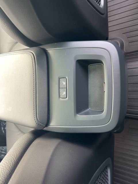 Certified 2023 Volvo XC60 B5 Plus w/ Climate Package image 21