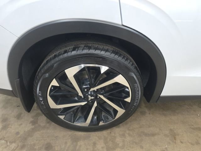 Used 2022 Mitsubishi Outlander ES image 9