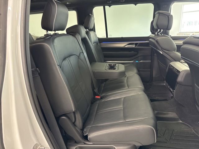 Used 2023 Jeep Grand Wagoneer Series II w/ Flexible Seating Group AWD/4WD image 33