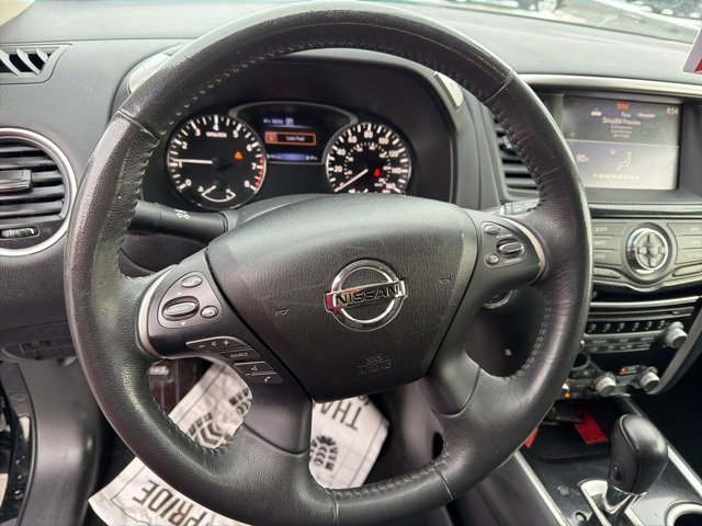 Used 2017 Nissan Pathfinder SV image 14