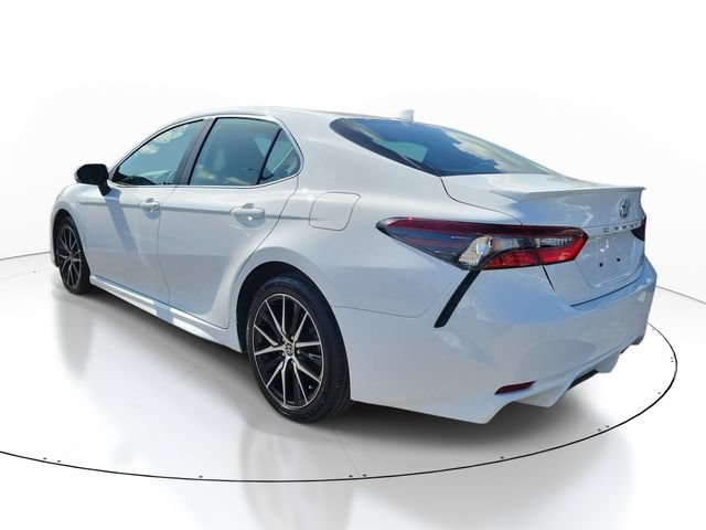 Used 2024 Toyota Camry SE w/ Convenience Package FWD image 3