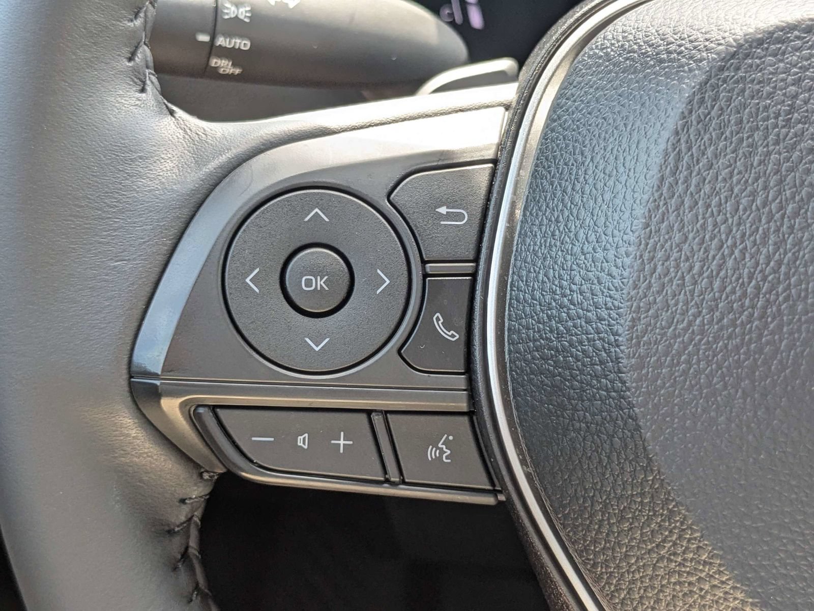 Used 2026 Toyota Corolla Cross AWD Hybrid w/ Moonroof Package image 27