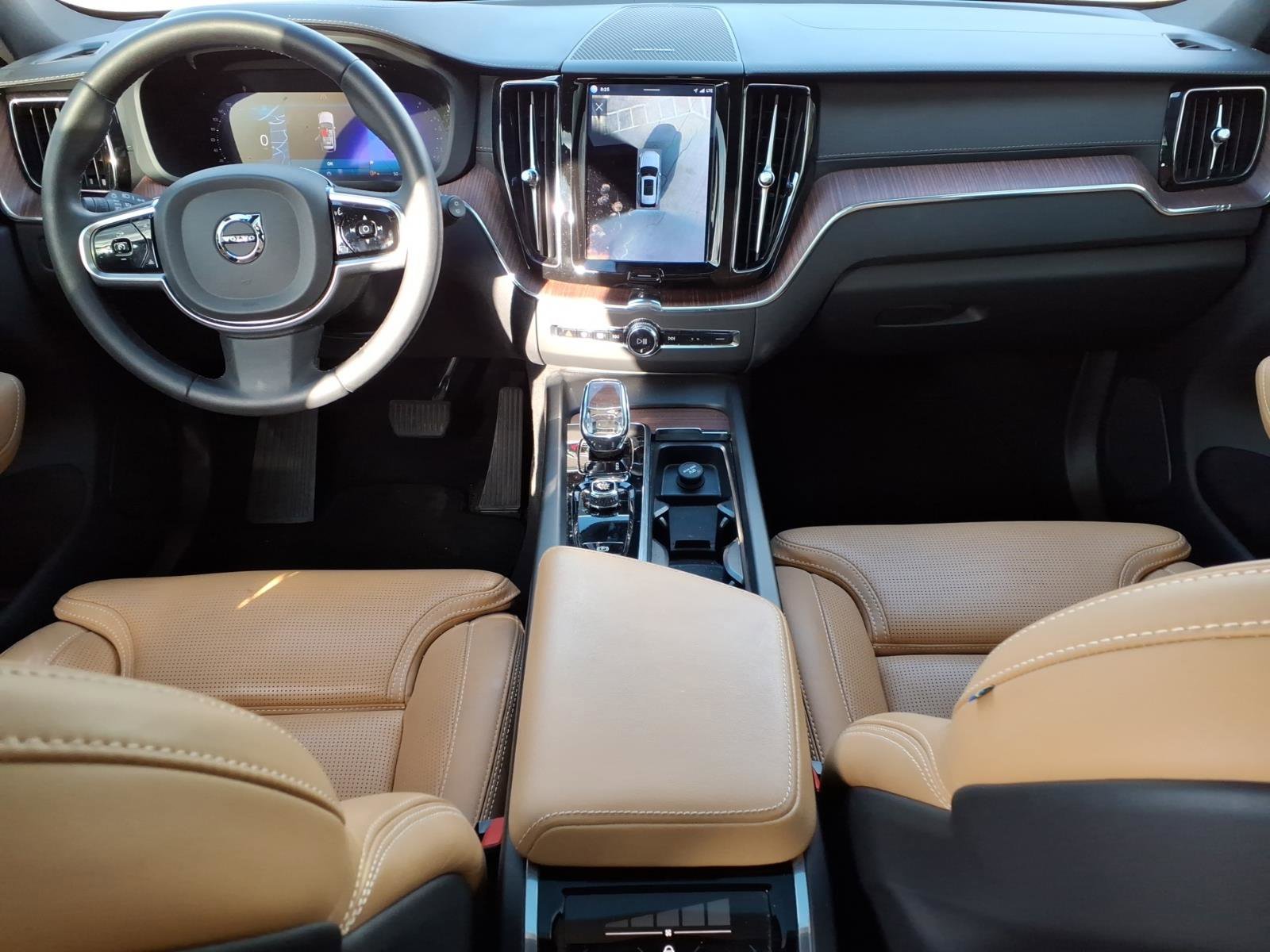 Used 2023 Volvo XC60 B5 Ultimate image 12