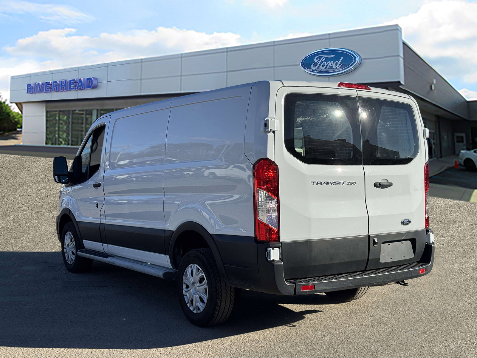 Used 2024 Ford Transit 250 Low Roof w/ Exterior Upgrade Package image 5
