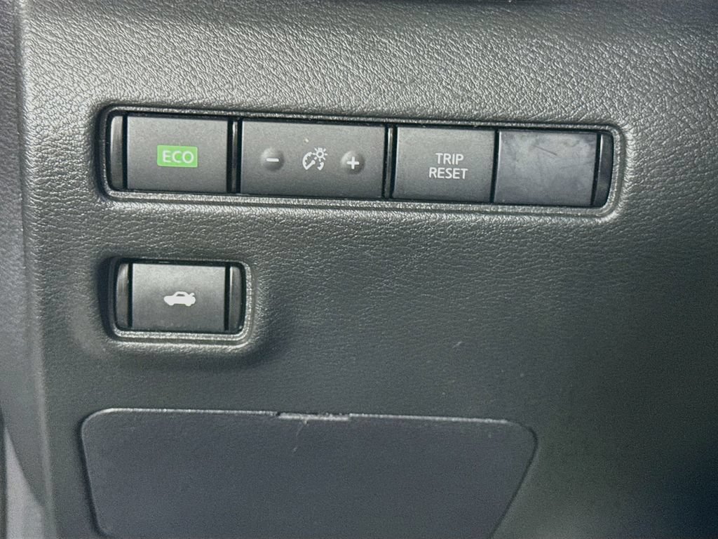 Used 2021 Nissan Sentra SR FWD image 17