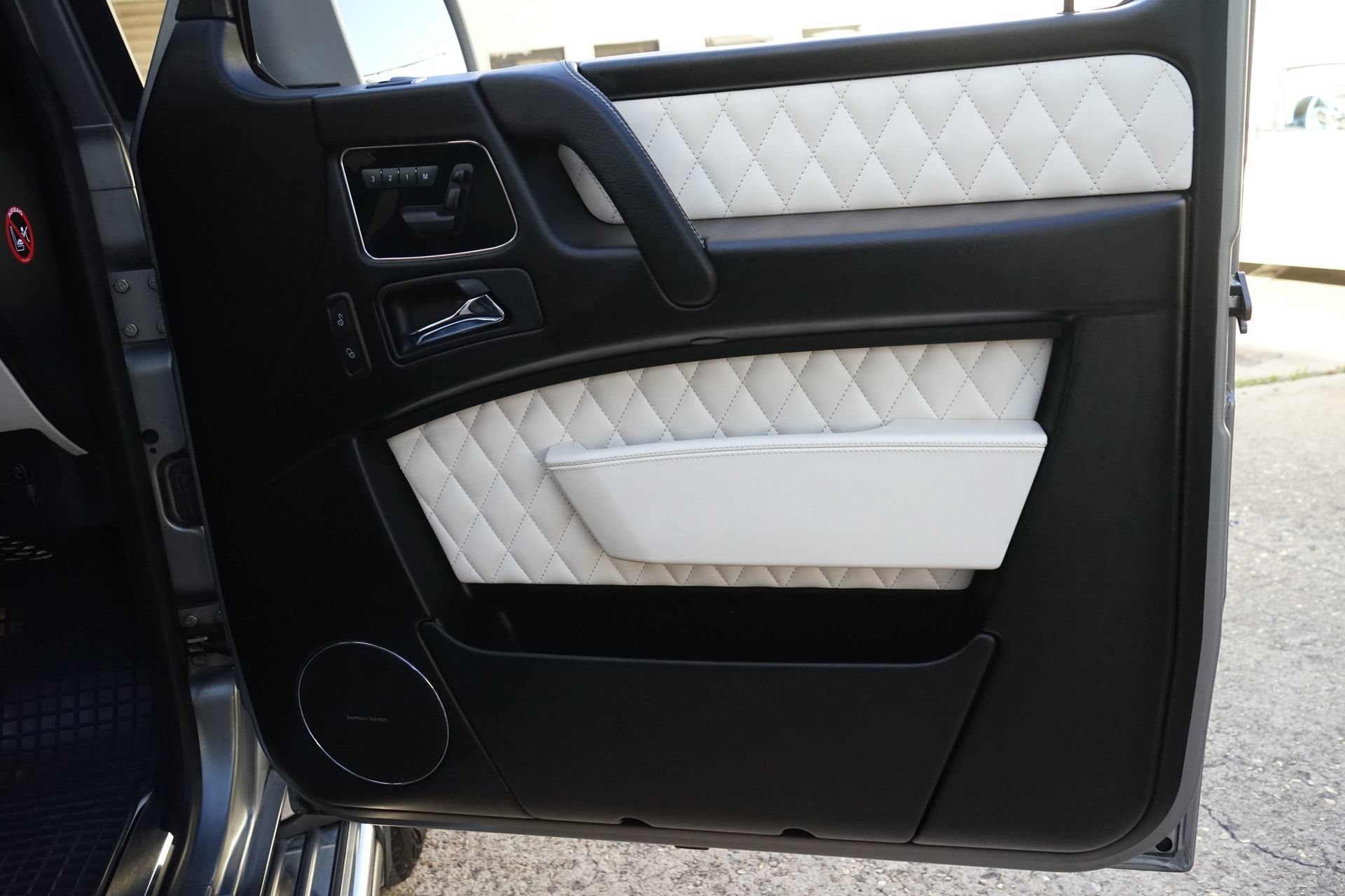 Used 2017 Mercedes-Benz G 63 AMG 4MATIC image 27