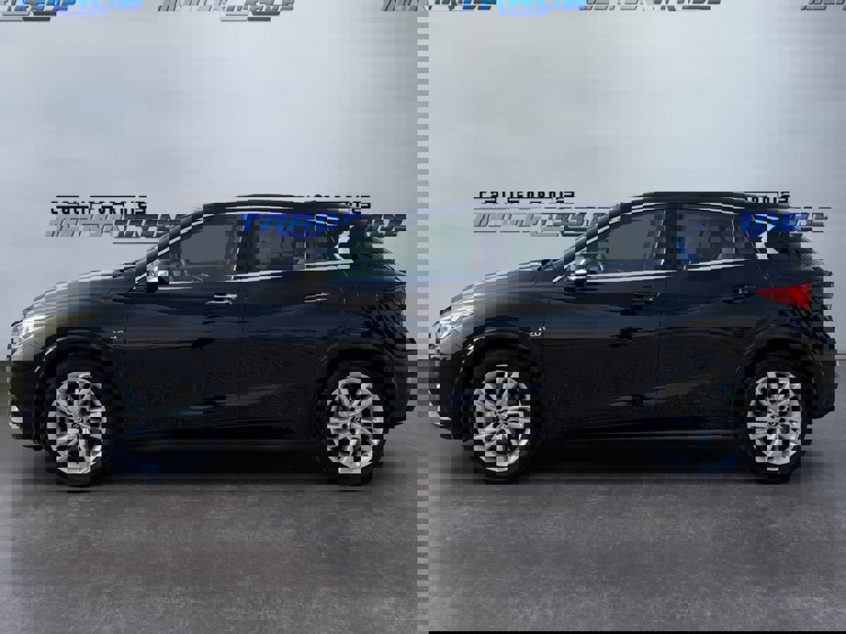 Used 2018 INFINITI QX30 w/ Cargo Package image 8