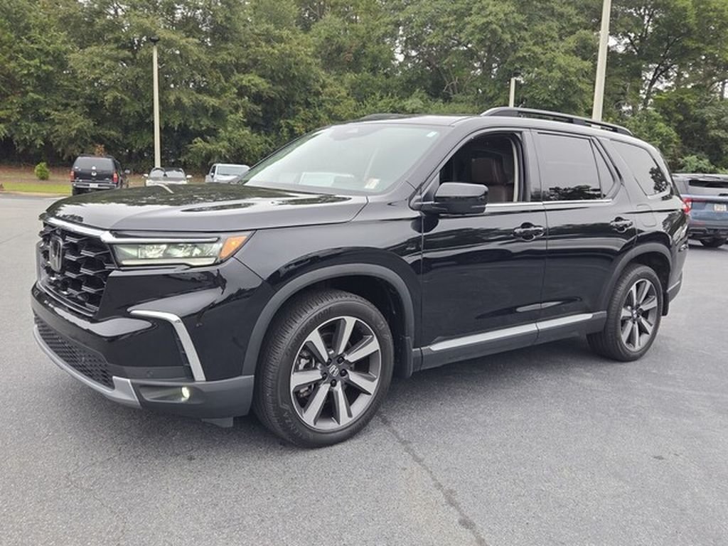 Used 2025 Honda Pilot Elite image 3