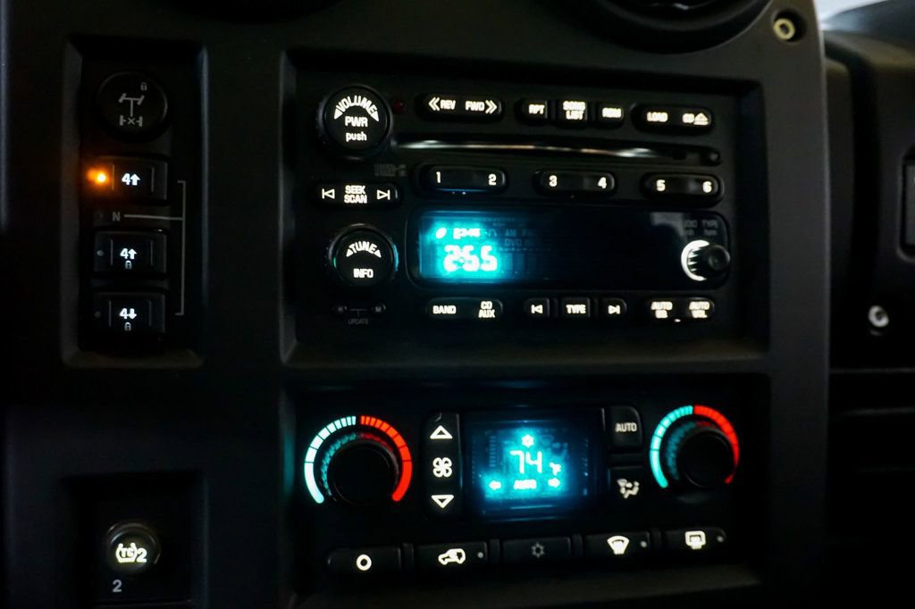 Used 2005 HUMMER H2 w/ Preferred Equipment Group image 12