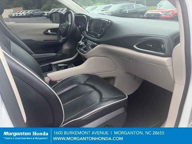 Used 2023 Chrysler Pacifica Limited w/ Uconnect Theater Family Group AWD/4WD image 35