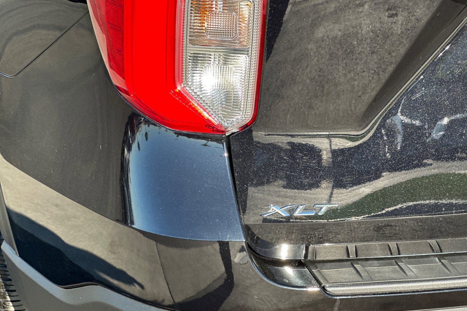 Used 2022 Ford Explorer XLT w/ Equipment Group 202A image 28