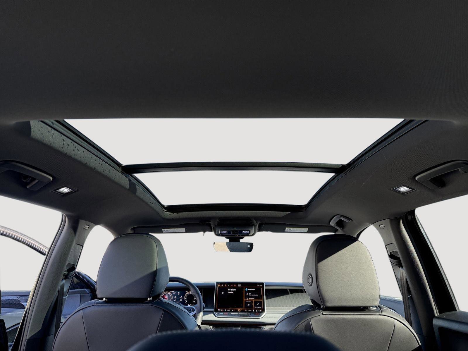 New 2026 Volkswagen Tiguan SE R-Line image 13