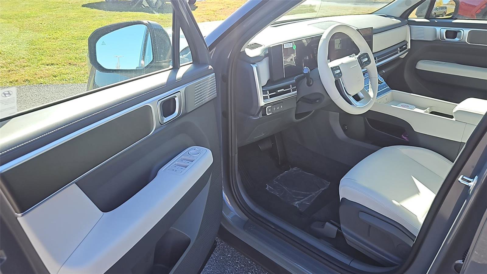 New 2026 Hyundai Santa Fe SE image 9