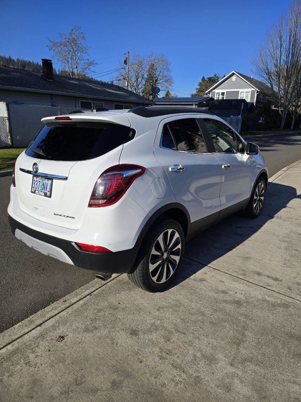 Used 2020 Buick Encore Essence image 5