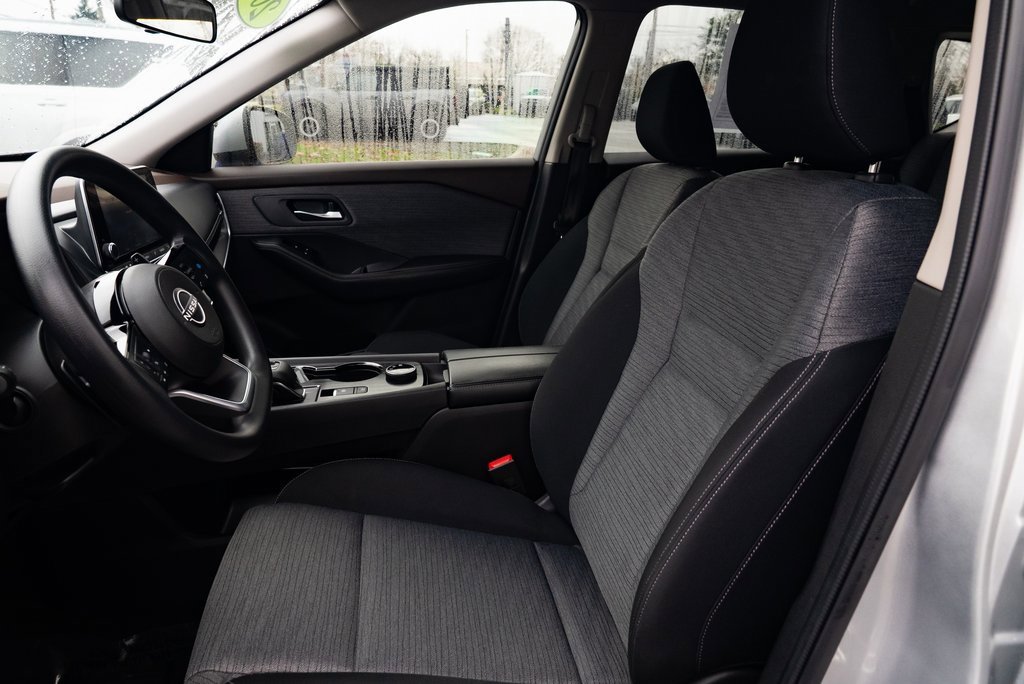 Used 2022 Nissan Rogue SV image 18