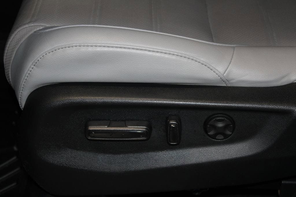 Used 2020 Honda CR-V Touring image 13