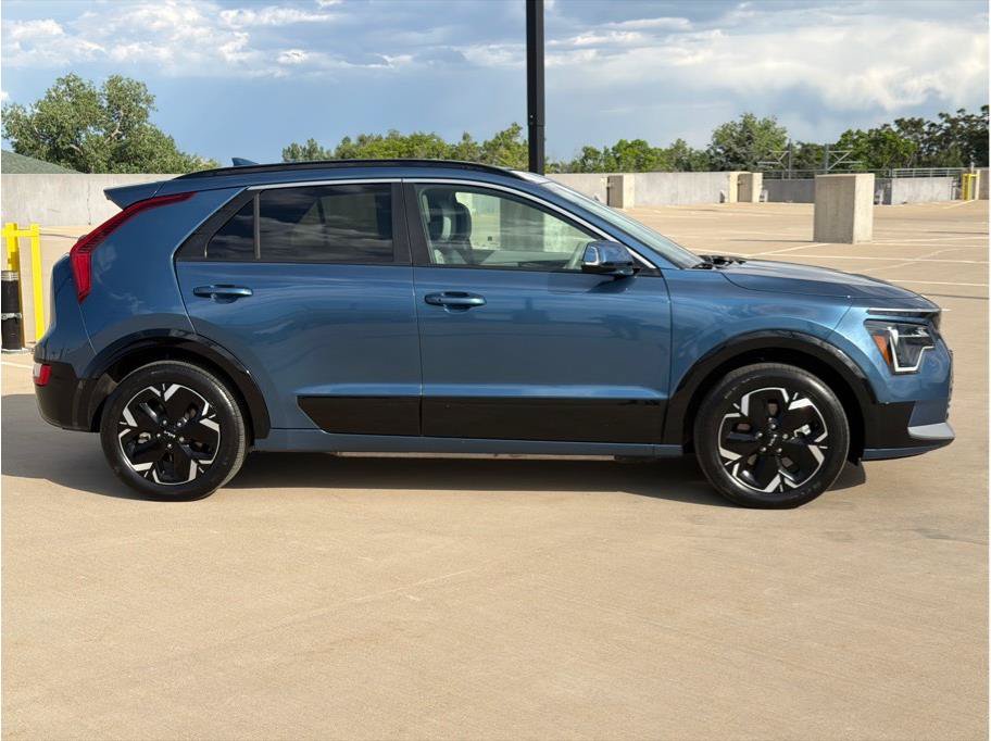 Used 2023 Kia Niro Wind w/ Wind Preserve Package FWD image 9