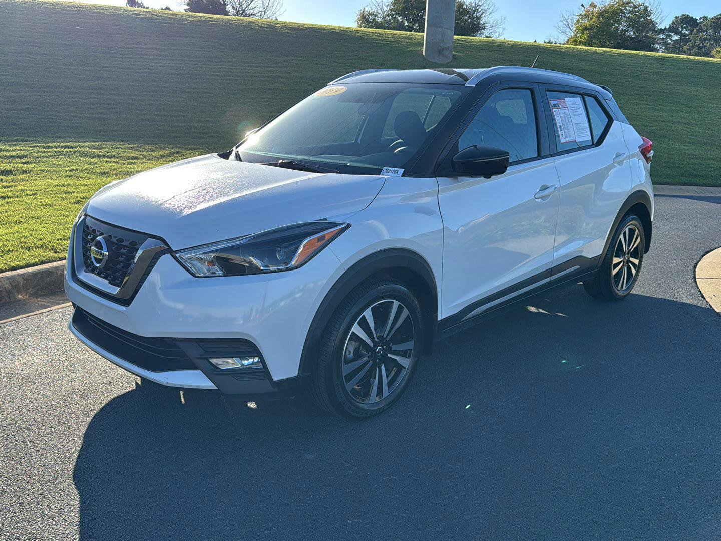 Used 2019 Nissan Kicks SR w/ Exterior Electronics Package