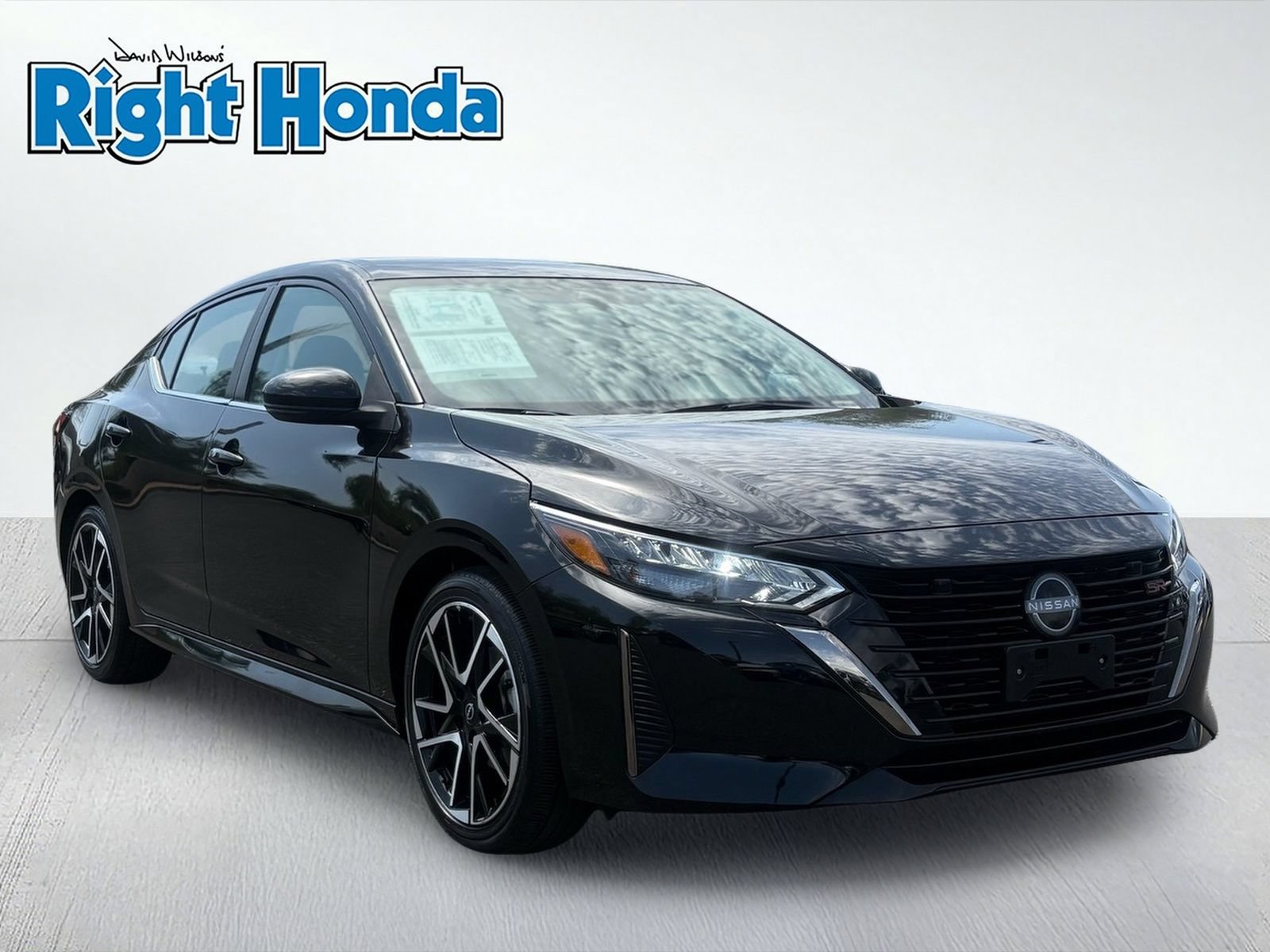 Used 2025 Nissan Sentra SR FWD image 9